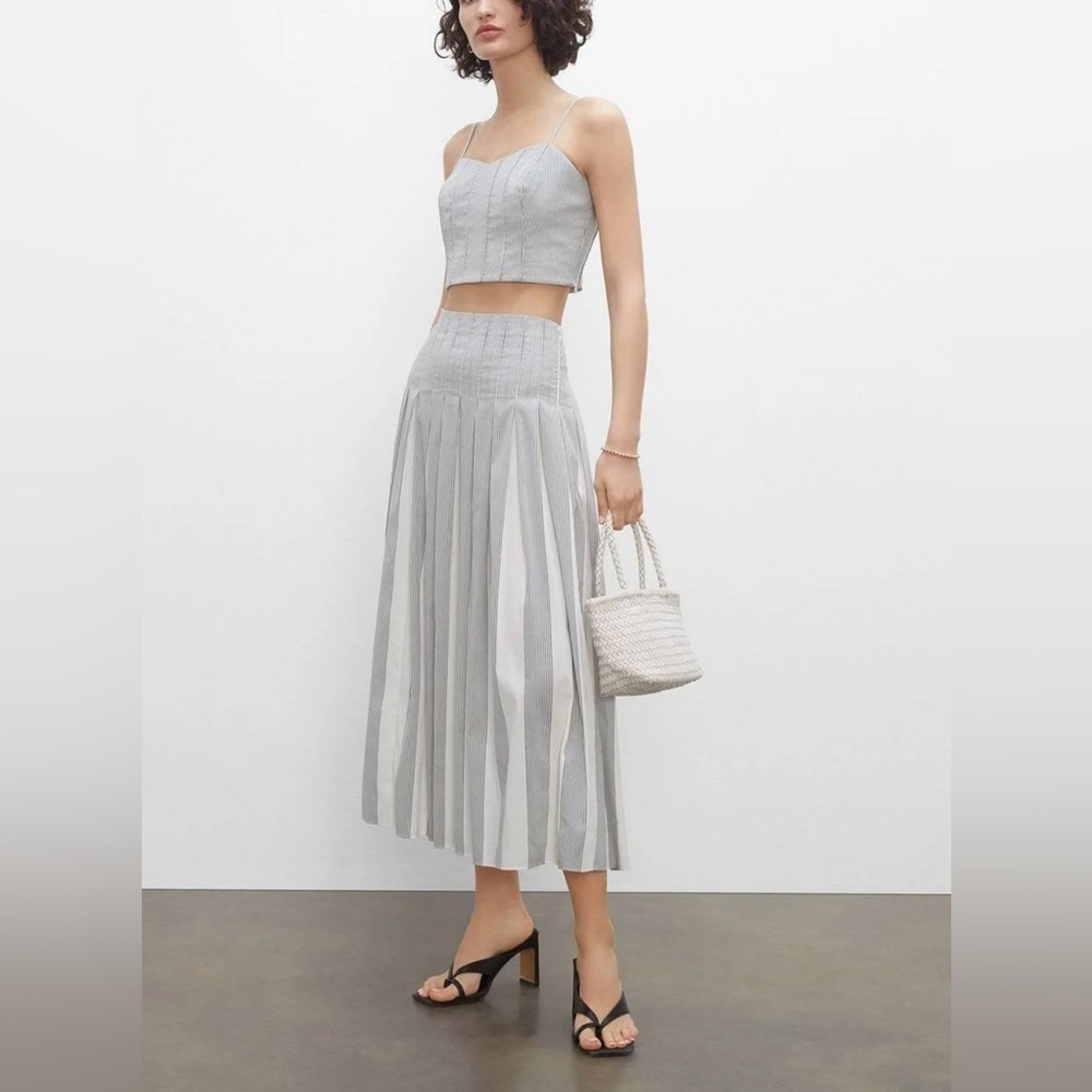 Club Monaco White and Navy Striped, A-Line, Pleated Maxi Skirt, EUC, Size 00